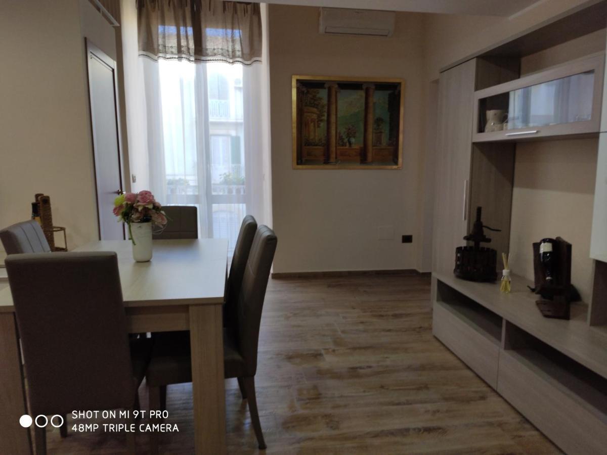 La Casa Delle Sorprese Apartamento Trani Exterior foto